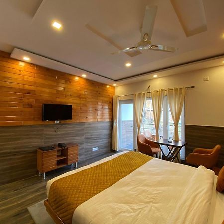 The Aesthetic Hotel & Restaurant Bhimtal Ngoại thất bức ảnh